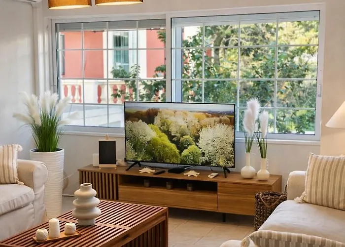 Erofili's Only 700 Meters From The * Ялиссос